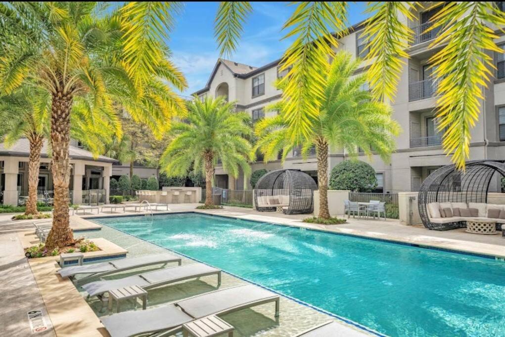 Chic Retreat-Walk To Nrg-Pool Apartment Houston Exterior photo