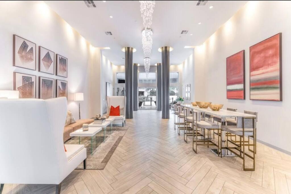 Chic Retreat-Walk To Nrg-Pool Apartment Houston Exterior photo